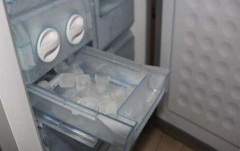 冰箱底下漏水的原因是什么？下面教你处理办法